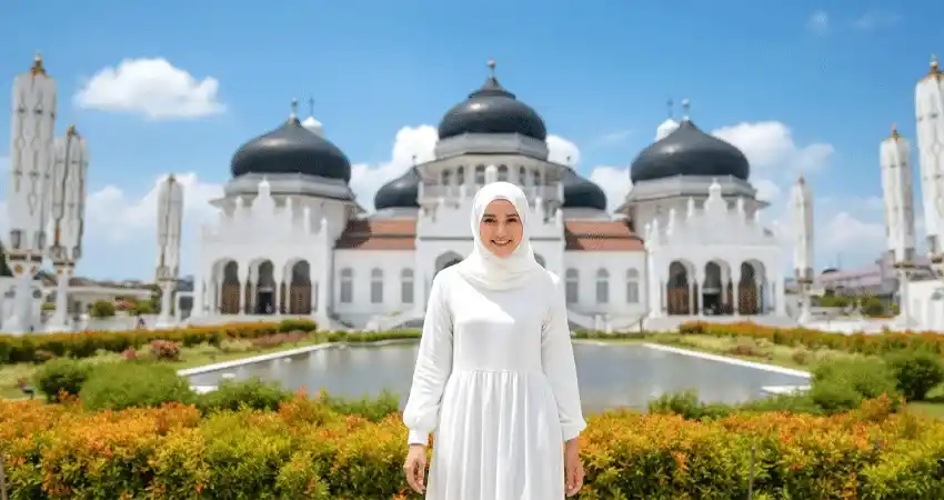 Masjid Baiturrahman: Ikon Ketahanan dan Keindahan di Banda Aceh
